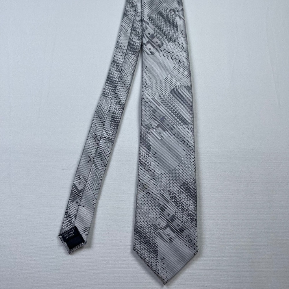 Stacy‎ Adams Mens Tie 100 Percent Silk Hand Made Geometric Pattern Silver Gray